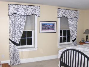 toile shaped cornice - Chester Springs, PA